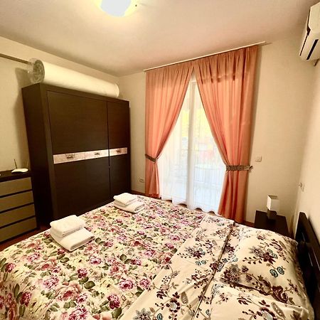 Apartments Nirgilija Tivat Ngoại thất bức ảnh