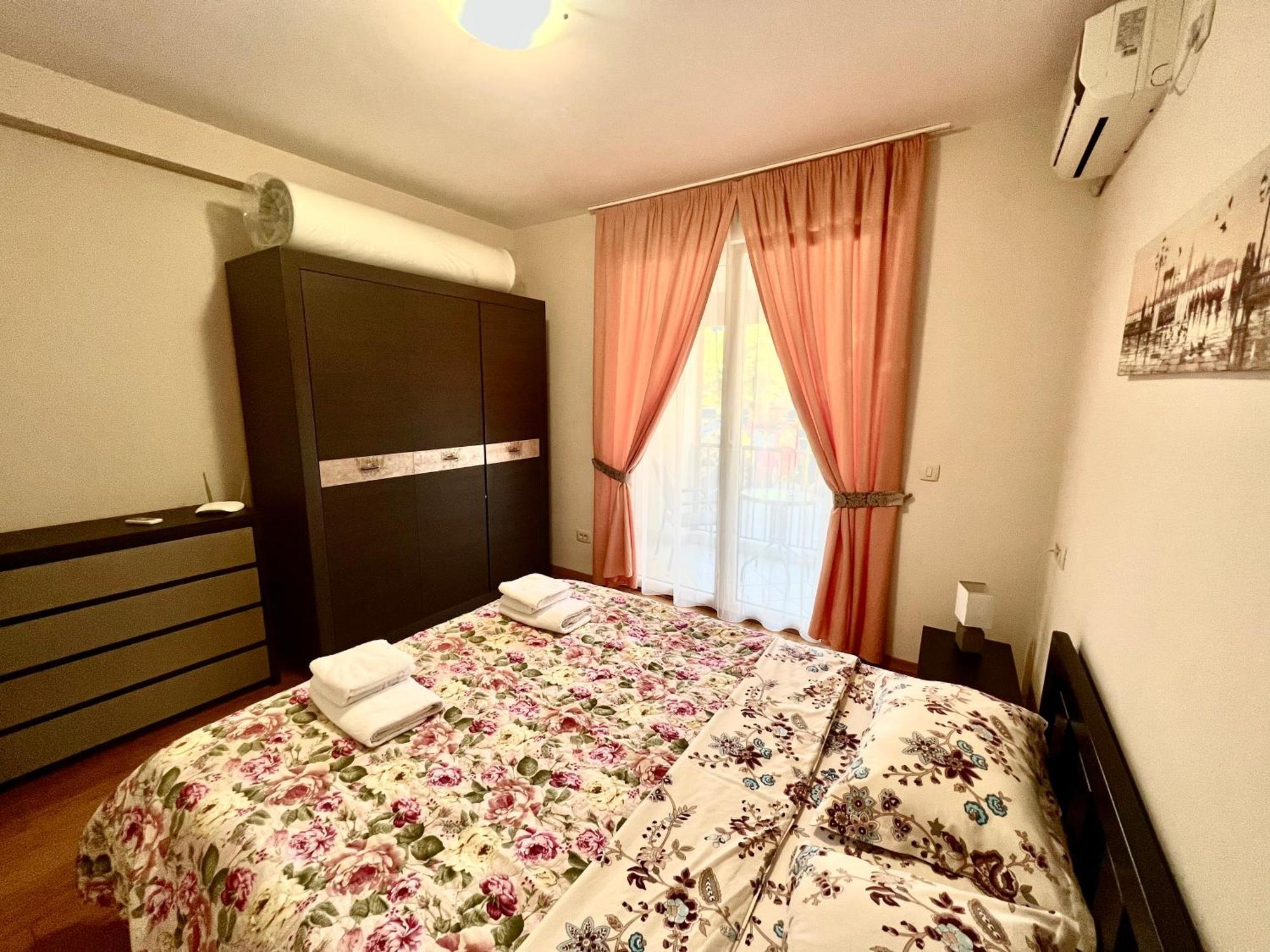 Apartments Nirgilija Tivat Ngoại thất bức ảnh
