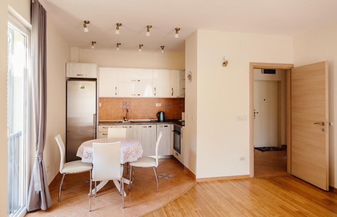 Apartments Nirgilija Tivat Ngoại thất bức ảnh