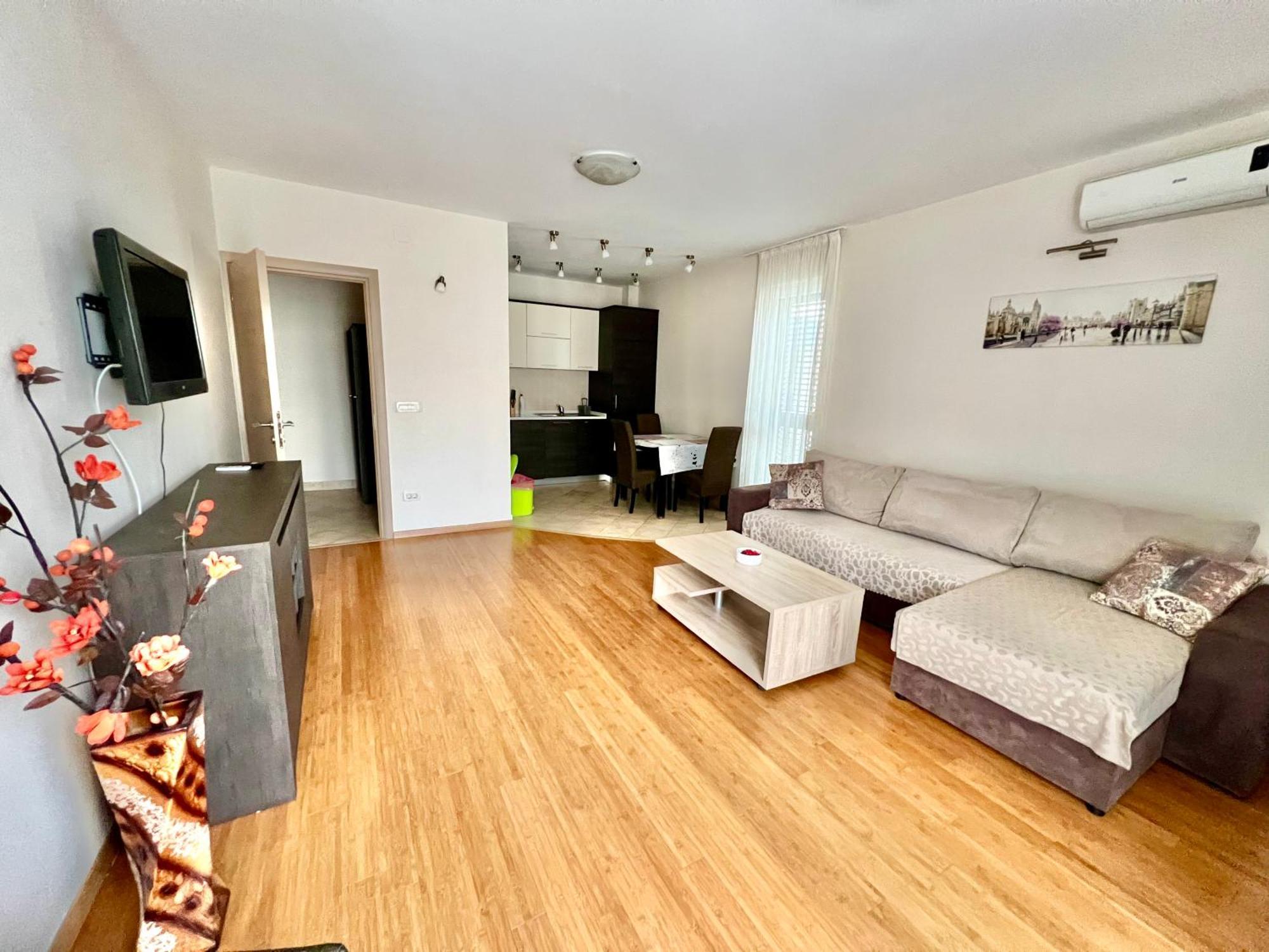 Apartments Nirgilija Tivat Ngoại thất bức ảnh